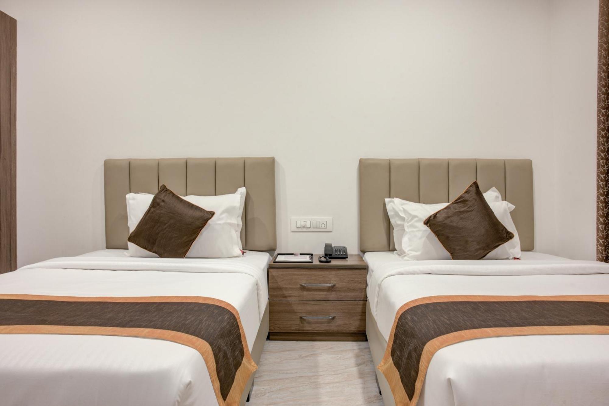 Hotel Sterling Inn Bangalore International Airport Yelahanka Esterno foto