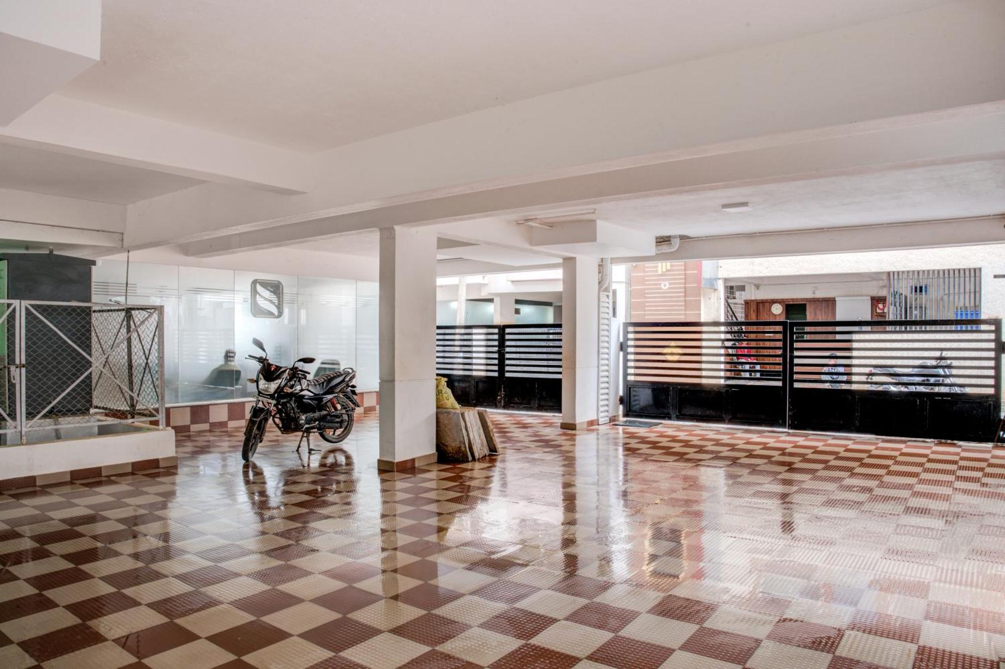 Hotel Sterling Inn Bangalore International Airport Yelahanka Esterno foto
