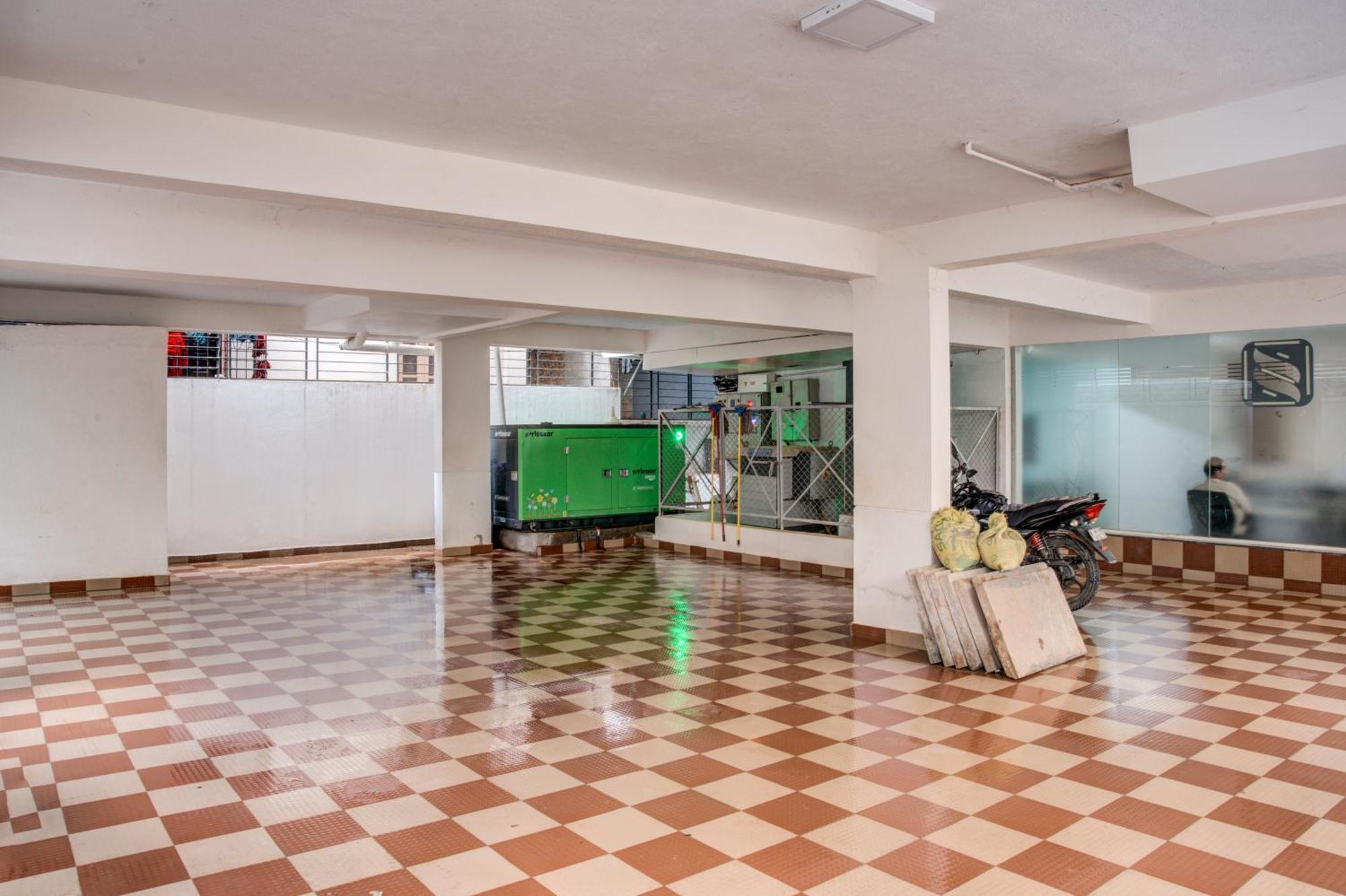 Hotel Sterling Inn Bangalore International Airport Yelahanka Esterno foto
